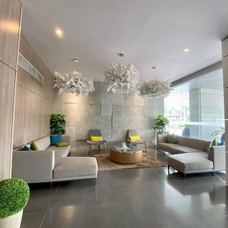 Aeon Towers Executive Suite 2Br 18Th Floor Davao City Esterno foto
