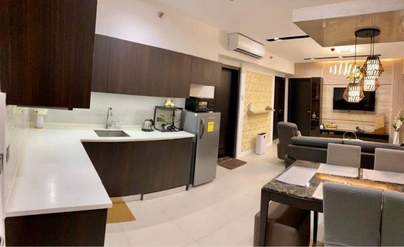 Aeon Towers Executive Suite 2Br 18Th Floor Davao City Esterno foto