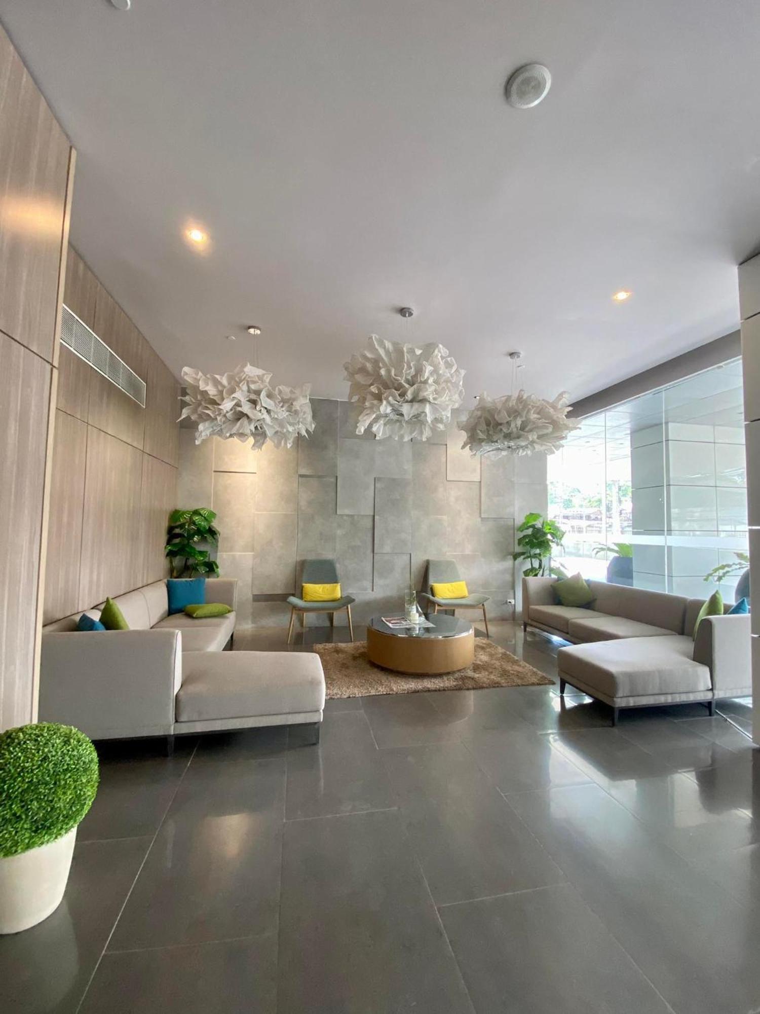 Aeon Towers Executive Suite 2Br 18Th Floor Davao City Esterno foto